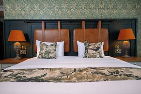 Wheatsheaf Hotel - Virginia Water by Greene King Inns