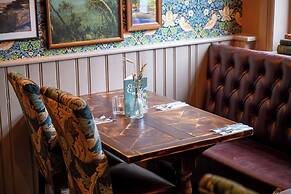 Wheatsheaf Hotel - Virginia Water by Greene King Inns