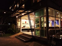 SB Living Place Hotel Phuket Town
