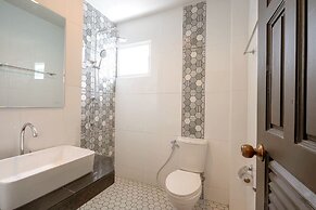 SB Living Place Hotel Phuket Town