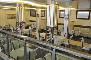 Malahit Exclusive City Hotel