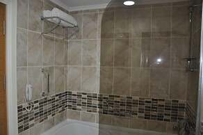 Malahit Exclusive City Hotel