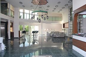 Malahit Exclusive City Hotel