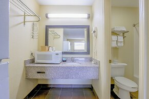 Budget Inn By OYO Natural Bridge I-81