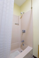 Budget Inn By OYO Natural Bridge I-81