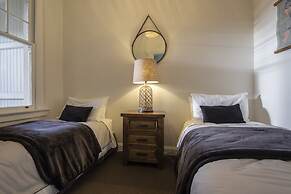 Majestic Mansions - Apartments at St Clair