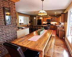 Auberge Kicking Horse Guest House