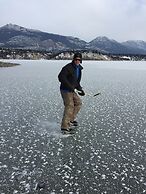 Auberge Kicking Horse Guest House