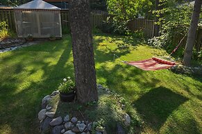 Auberge Kicking Horse Guest House