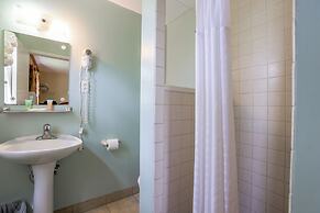 Relax Inn By OYO Natural Bridge I-81