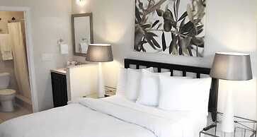 The Cabanas Guesthouse & Spa - Caters to Gay Men