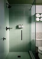 Daunt's Albatross Motel