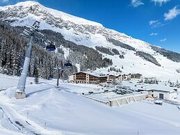 VALARA Alpine Art Hotel