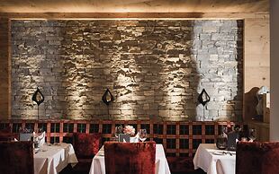 VALARA Alpine Art Hotel