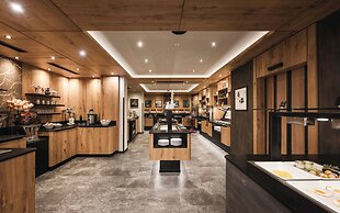 VALARA Alpine Art Hotel