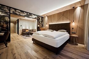 VALARA Alpine Art Hotel