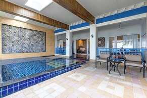 Mayfair Palm Beach Resort