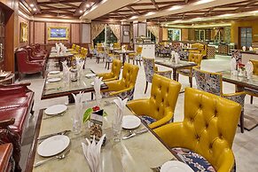 Mayfair Palm Beach Resort