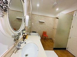 Mayfair Palm Beach Resort