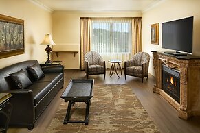 The Davenport Tower, Autograph Collection