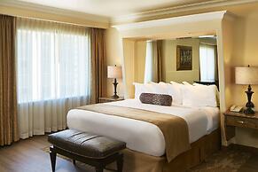 The Davenport Tower, Autograph Collection