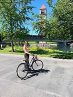 The Davenport Tower, Autograph Collection