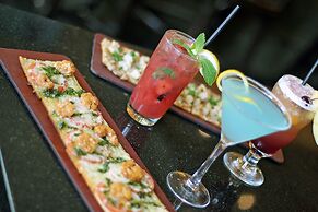 The Davenport Tower, Autograph Collection