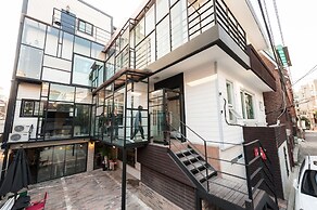 Inno Hostel & Pub Lounge Hongdae