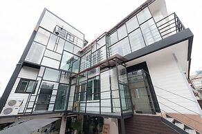 Inno Hostel & Pub Lounge Hongdae