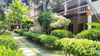 Rattana Guesthouse & Bungalow