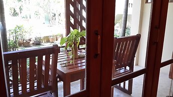 Rattana Guesthouse & Bungalow