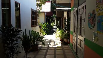 Rattana Guesthouse & Bungalow