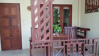 Rattana Guesthouse & Bungalow