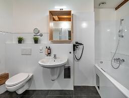 4 Arts Apartments by Adrez Living