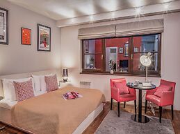 4 Arts Apartments by Adrez Living