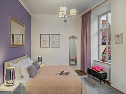 4 Arts Apartments by Adrez Living