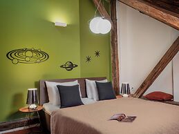 4 Arts Apartments by Adrez Living