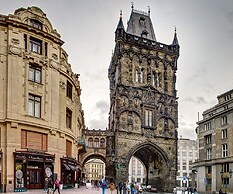 4 Arts Apartments by Adrez Living