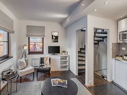 4 Arts Apartments by Adrez Living