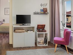 4 Arts Apartments by Adrez Living