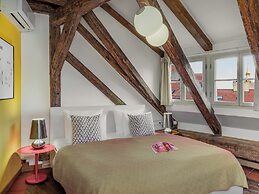 4 Arts Apartments by Adrez Living