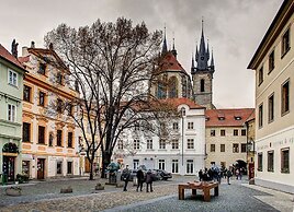 4 Arts Apartments by Adrez Living