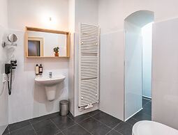 4 Arts Apartments by Adrez Living