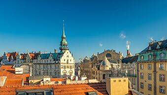 4 Arts Apartments by Adrez Living