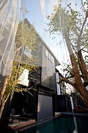 BED Phrasingh Hotel - Adults Only