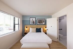 The Tides Oceanview Inn and Cottages