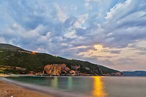 Enjoy Lichnos Bay Village, Camping, Hotel & Apartments