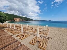 Enjoy Lichnos Bay Village, Camping, Hotel & Apartments