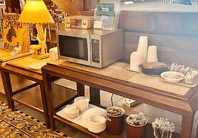 A Riverside Inn Travelodge by Wyndham