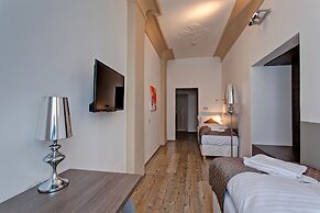 Suites & Apartments U Tri Hrusek